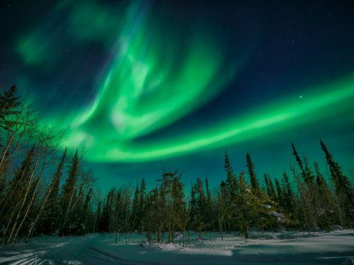 11D9N YELLOWKNIFE+ROCKIES